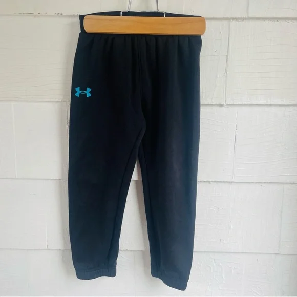 Under Armour Outfit - Picture 5 of 6